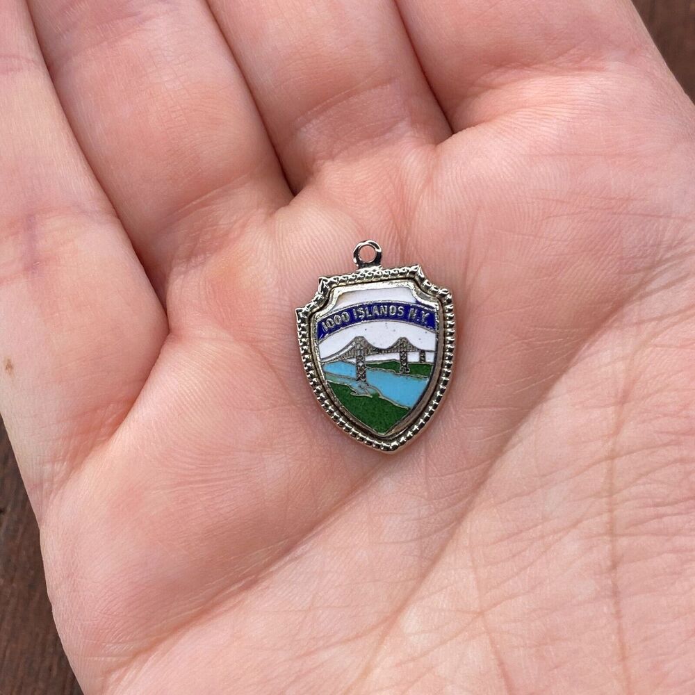 Vintage 925 Sterling Silver "1000 Island N.Y." Shield Pendant Bracelet Charm
